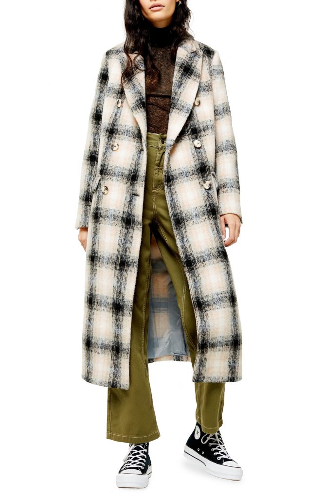 plaid coats for winter, How To Style Plaid Coats for Winter 2020, Sandy Wears It